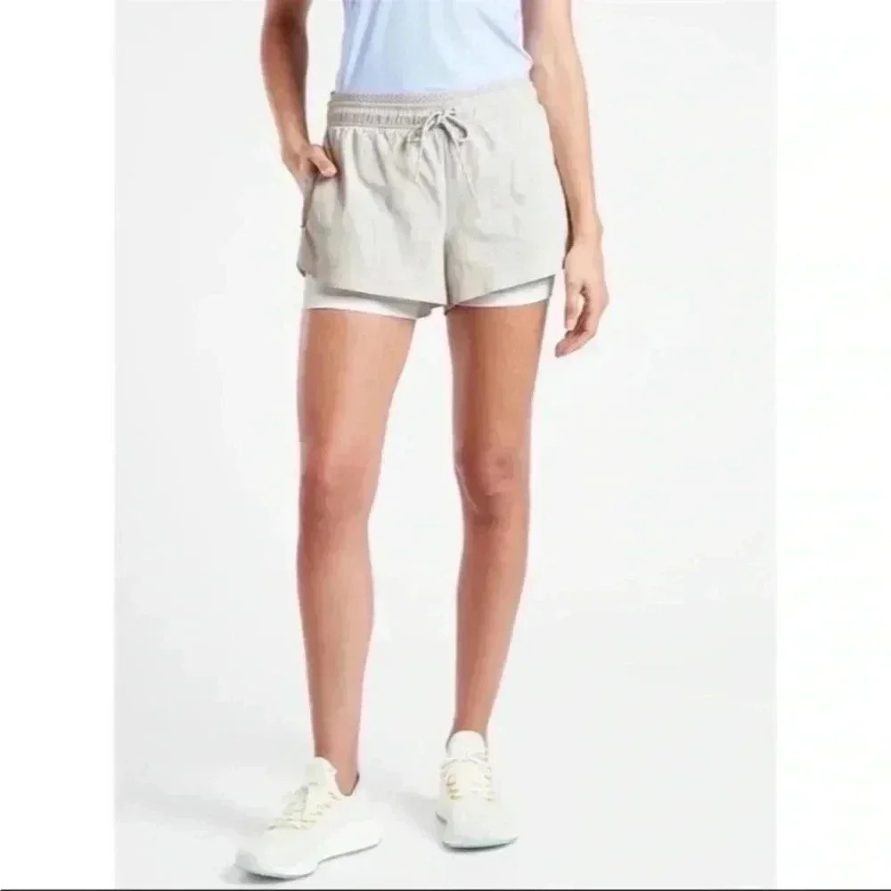Athleta Trekkie Crest 2 in 1 Shortie Beige size 6